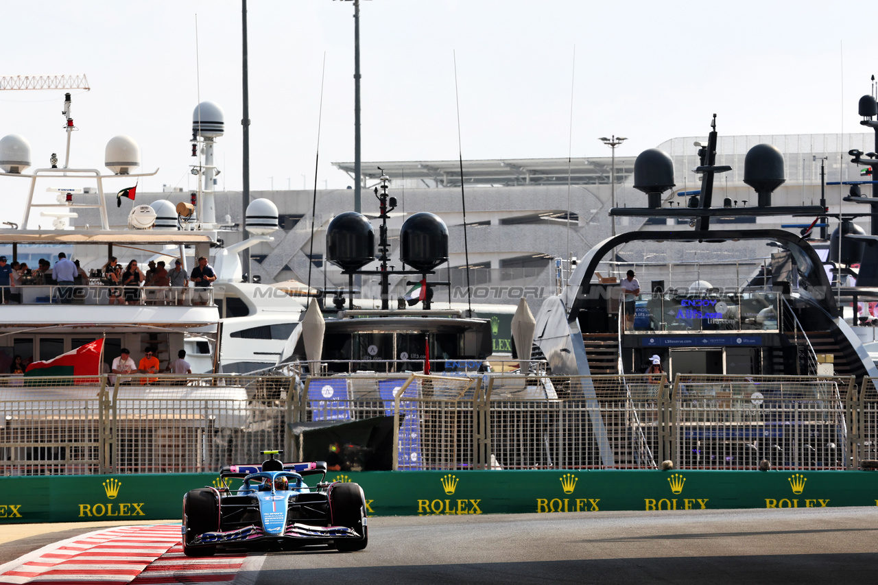 GP ABU DHABI, Pierre Gasly (FRA) Alpine F1 Team A523.

24.11.2023. Formula 1 World Championship, Rd 23, Abu Dhabi Grand Prix, Yas Marina Circuit, Abu Dhabi, Practice Day.

 - www.xpbimages.com, EMail: requests@xpbimages.com © Copyright: Coates / XPB Images