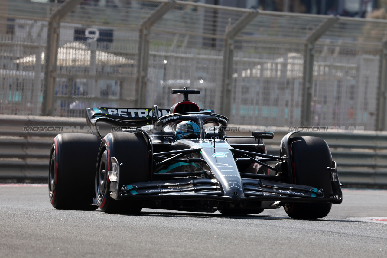 GP ABU DHABI, George Russell (GBR) Mercedes AMG F1 W14.

24.11.2023. Formula 1 World Championship, Rd 23, Abu Dhabi Grand Prix, Yas Marina Circuit, Abu Dhabi, Practice Day.

 - www.xpbimages.com, EMail: requests@xpbimages.com © Copyright: Coates / XPB Images