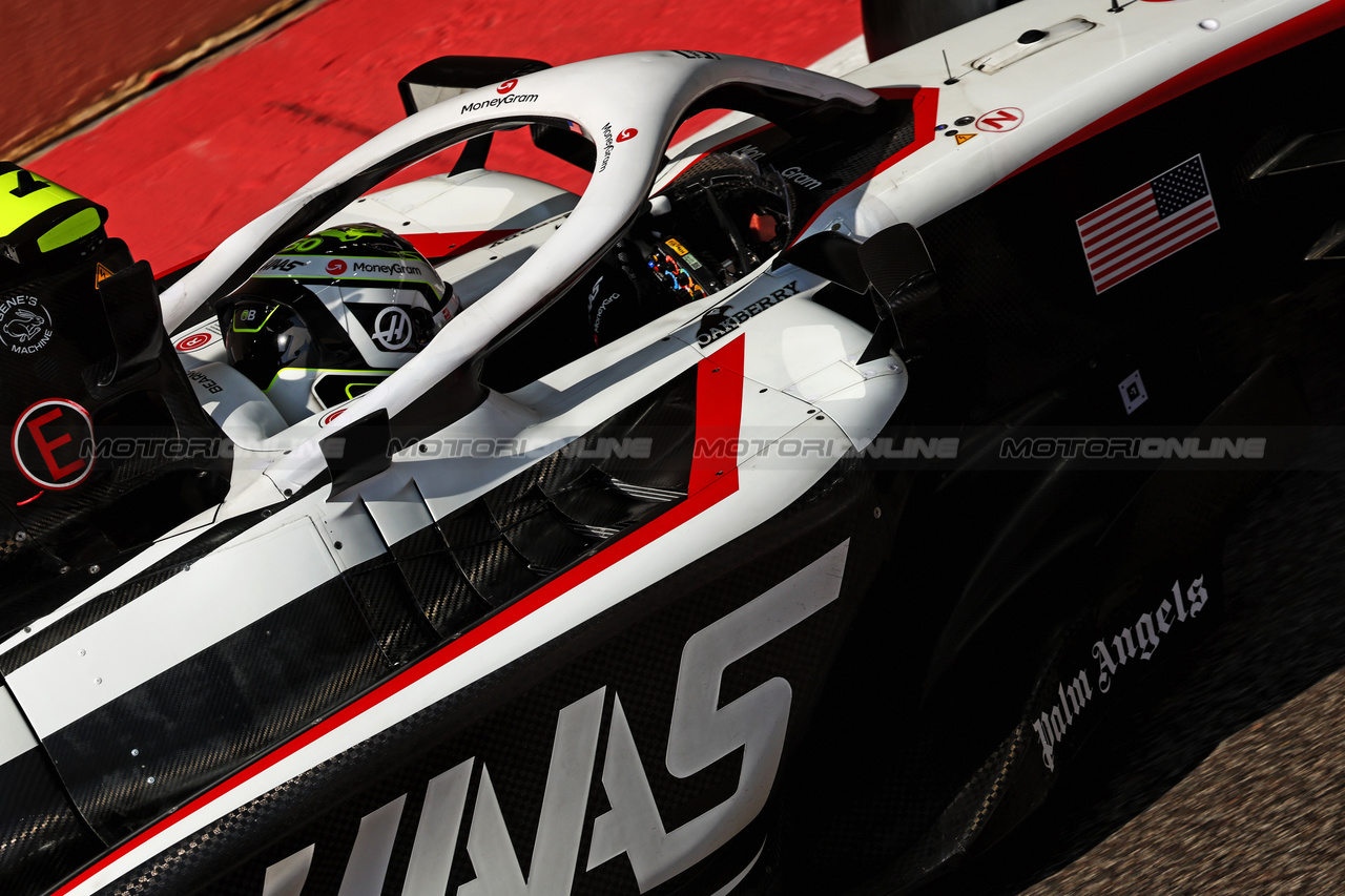 GP ABU DHABI, Oliver Bearman (GBR) Haas VF-23 Test Driver.

24.11.2023. Formula 1 World Championship, Rd 23, Abu Dhabi Grand Prix, Yas Marina Circuit, Abu Dhabi, Practice Day.

- www.xpbimages.com, EMail: requests@xpbimages.com © Copyright: Batchelor / XPB Images