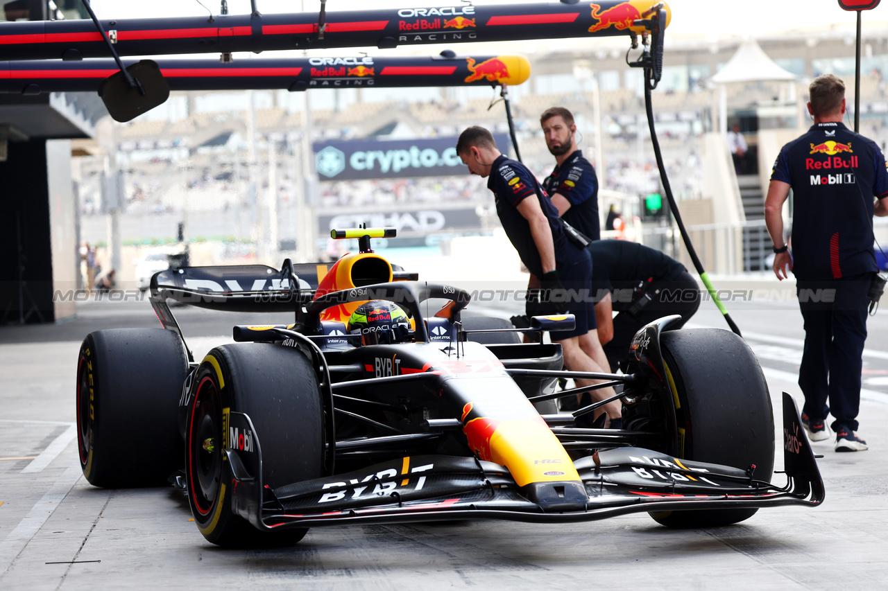 GP ABU DHABI, Isack Hadjar (FRA) Red Bull Racing RB19 Test Driver.

24.11.2023. Formula 1 World Championship, Rd 23, Abu Dhabi Grand Prix, Yas Marina Circuit, Abu Dhabi, Practice Day.

- www.xpbimages.com, EMail: requests@xpbimages.com © Copyright: Batchelor / XPB Images