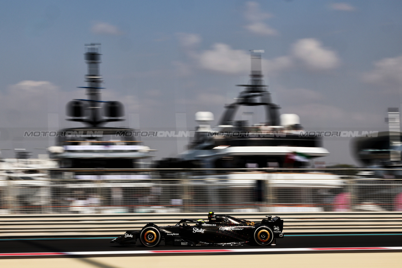 GP ABU DHABI, Theo Pourchaire (FRA) Alfa Romeo F1 Team C43 Reserve Driver.

24.11.2023. Formula 1 World Championship, Rd 23, Abu Dhabi Grand Prix, Yas Marina Circuit, Abu Dhabi, Practice Day.

- www.xpbimages.com, EMail: requests@xpbimages.com © Copyright: Charniaux / XPB Images