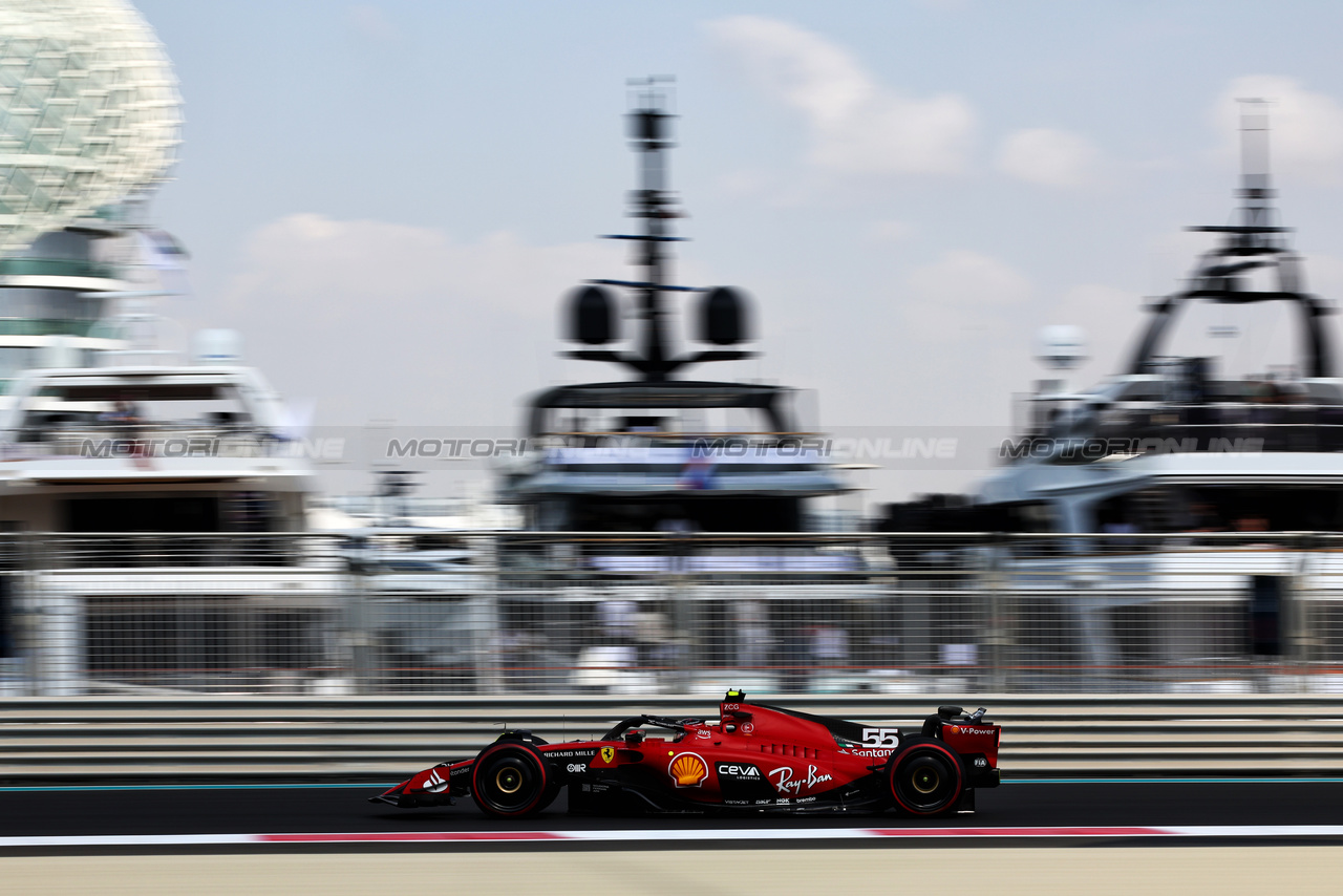 GP ABU DHABI, Carlos Sainz Jr (ESP) Ferrari SF-23.

24.11.2023. Formula 1 World Championship, Rd 23, Abu Dhabi Grand Prix, Yas Marina Circuit, Abu Dhabi, Practice Day.

- www.xpbimages.com, EMail: requests@xpbimages.com © Copyright: Charniaux / XPB Images
