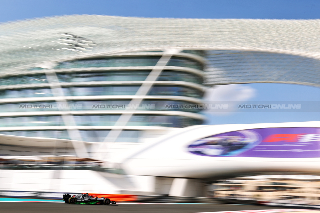 GP ABU DHABI, Yuki Tsunoda (JPN) AlphaTauri AT04.

24.11.2023. Formula 1 World Championship, Rd 23, Abu Dhabi Grand Prix, Yas Marina Circuit, Abu Dhabi, Practice Day.

 - www.xpbimages.com, EMail: requests@xpbimages.com © Copyright: Coates / XPB Images
