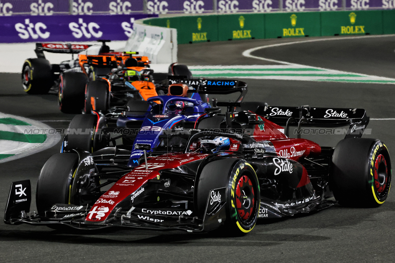 GP ARABIA SAUDITA, Valtteri Bottas (FIN) Alfa Romeo F1 Team C43.

19.03.2023. Formula 1 World Championship, Rd 2, Saudi Arabian Grand Prix, Jeddah, Saudi Arabia, Gara Day.

- www.xpbimages.com, EMail: requests@xpbimages.com © Copyright: Bearne / XPB Images