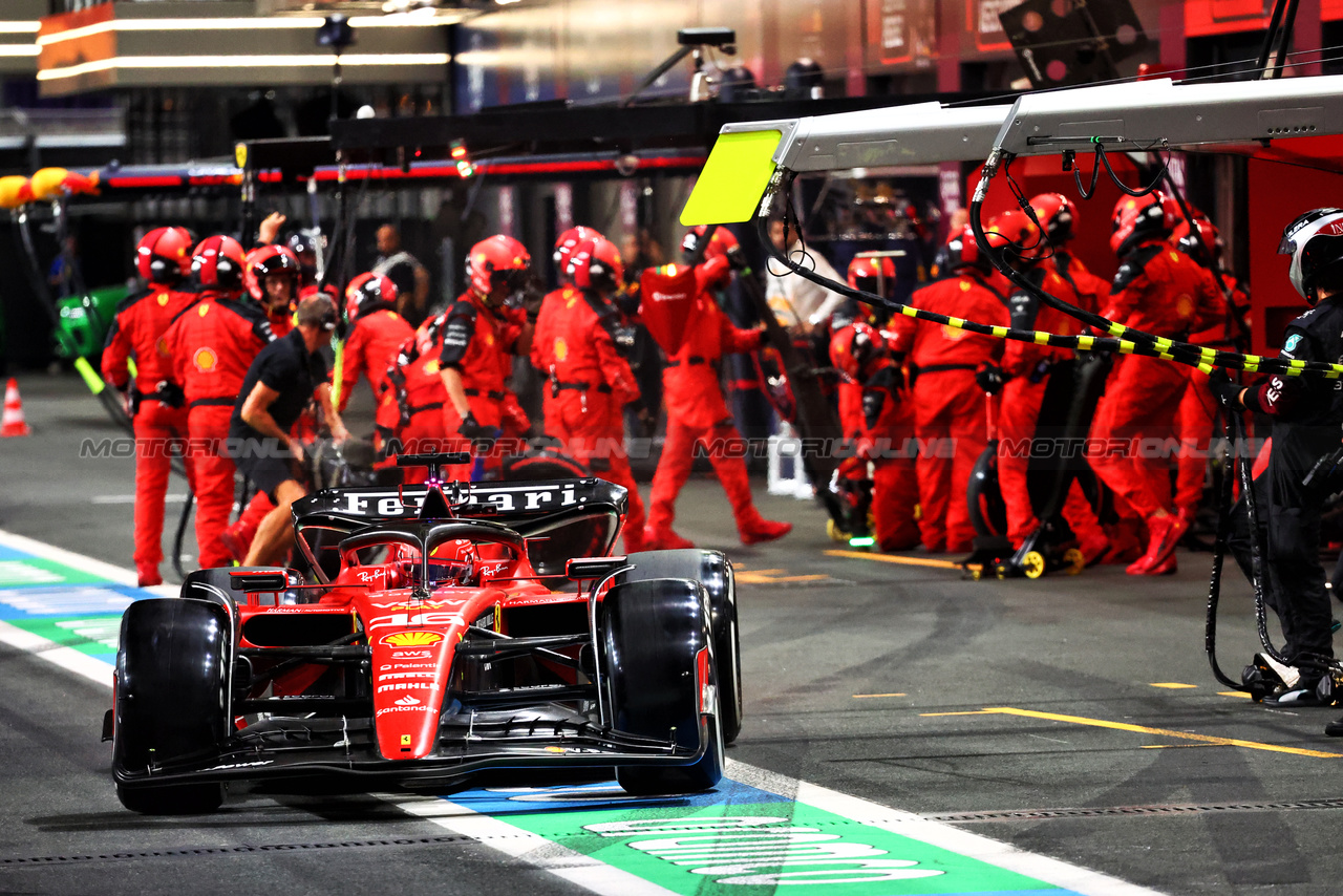 GP ARABIA SAUDITA, Charles Leclerc (MON) Ferrari SF-23 makes a pit stop.

19.03.2023. Formula 1 World Championship, Rd 2, Saudi Arabian Grand Prix, Jeddah, Saudi Arabia, Gara Day.

- www.xpbimages.com, EMail: requests@xpbimages.com © Copyright: Batchelor / XPB Images