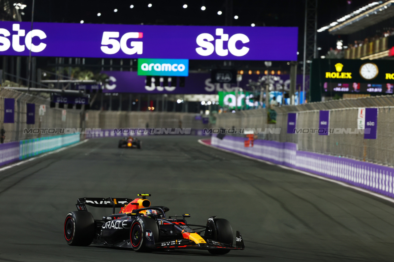 GP ARABIA SAUDITA, Sergio Perez (MEX) Red Bull Racing RB19.

19.03.2023. Formula 1 World Championship, Rd 2, Saudi Arabian Grand Prix, Jeddah, Saudi Arabia, Gara Day.

 - www.xpbimages.com, EMail: requests@xpbimages.com © Copyright: Coates / XPB Images