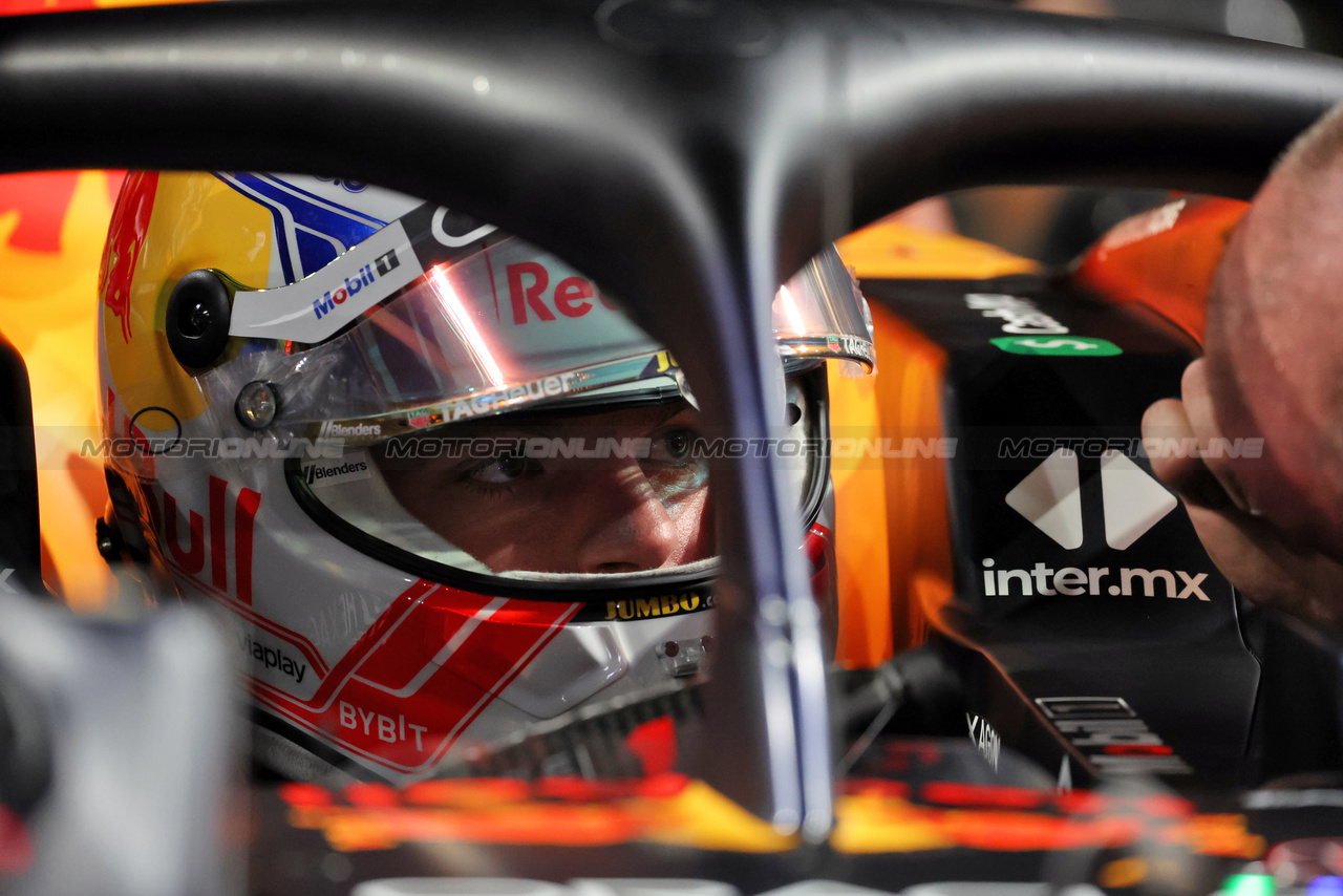 GP ARABIA SAUDITA, Max Verstappen (NLD) Red Bull Racing RB19 on the grid.

19.03.2023. Formula 1 World Championship, Rd 2, Saudi Arabian Grand Prix, Jeddah, Saudi Arabia, Gara Day.

- www.xpbimages.com, EMail: requests@xpbimages.com © Copyright: Rew / XPB Images