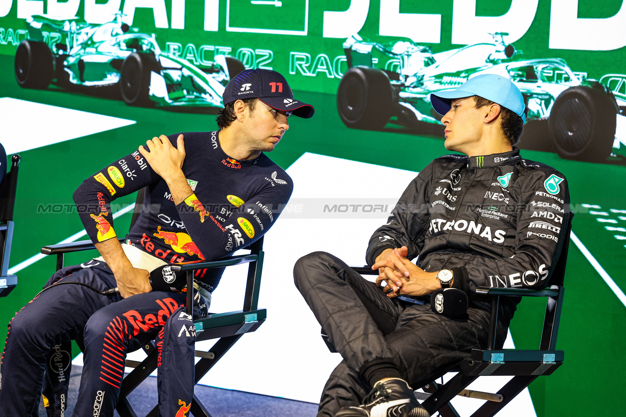 GP ARABIA SAUDITA, (L to R): Gara winner Sergio Perez (MEX) Red Bull Racing e third placed George Russell (GBR) Mercedes AMG F1 in the the post race FIA Press Conference.

19.03.2023. Formula 1 World Championship, Rd 2, Saudi Arabian Grand Prix, Jeddah, Saudi Arabia, Gara Day.

- www.xpbimages.com, EMail: requests@xpbimages.com © Copyright: XPB Images