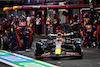 GP ARABIA SAUDITA, Max Verstappen (NLD) Red Bull Racing RB19 makes a pit stop.
19.03.2023. Formula 1 World Championship, Rd 2, Saudi Arabian Grand Prix, Jeddah, Saudi Arabia, Gara Day.
- www.xpbimages.com, EMail: requests@xpbimages.com © Copyright: Batchelor / XPB Images