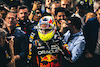 GP ARABIA SAUDITA, Gara winner Sergio Perez (MEX) Red Bull Racing celebrates with the team in parc ferme.
19.03.2023. Formula 1 World Championship, Rd 2, Saudi Arabian Grand Prix, Jeddah, Saudi Arabia, Gara Day.
- www.xpbimages.com, EMail: requests@xpbimages.com © Copyright: Bearne / XPB Images