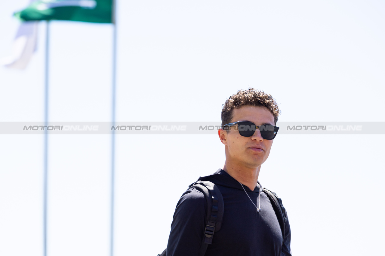 GP ARABIA SAUDITA, Lando Norris (GBR) McLaren.

16.03.2023. Formula 1 World Championship, Rd 2, Saudi Arabian Grand Prix, Jeddah, Saudi Arabia, Preparation Day.

- www.xpbimages.com, EMail: requests@xpbimages.com ¬© Copyright: Rew / XPB Images