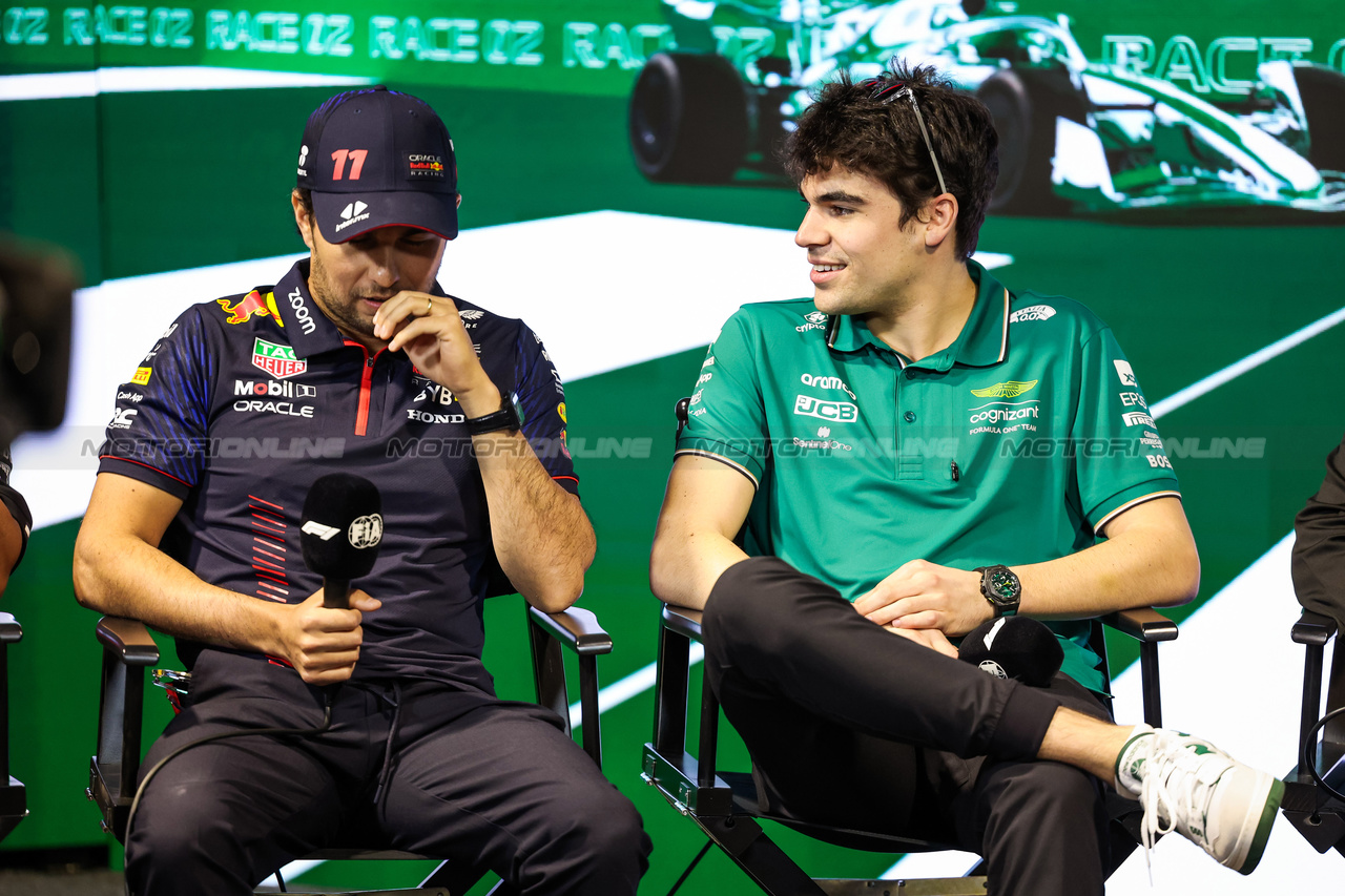 GP ARABIA SAUDITA, (L to R): Sergio Perez (MEX) Red Bull Racing with Lance Stroll (CDN) Aston Martin F1 Team in the FIA Press Conference.

16.03.2023. Formula 1 World Championship, Rd 2, Saudi Arabian Grand Prix, Jeddah, Saudi Arabia, Preparation Day.

- www.xpbimages.com, EMail: requests@xpbimages.com ¬© Copyright: XPB Images