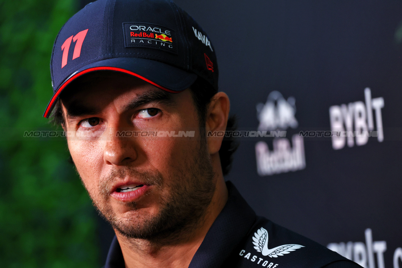 GP ARABIA SAUDITA, Sergio Perez (MEX) Red Bull Racing.

16.03.2023. Formula 1 World Championship, Rd 2, Saudi Arabian Grand Prix, Jeddah, Saudi Arabia, Preparation Day.

 - www.xpbimages.com, EMail: requests@xpbimages.com ¬© Copyright: Coates / XPB Images