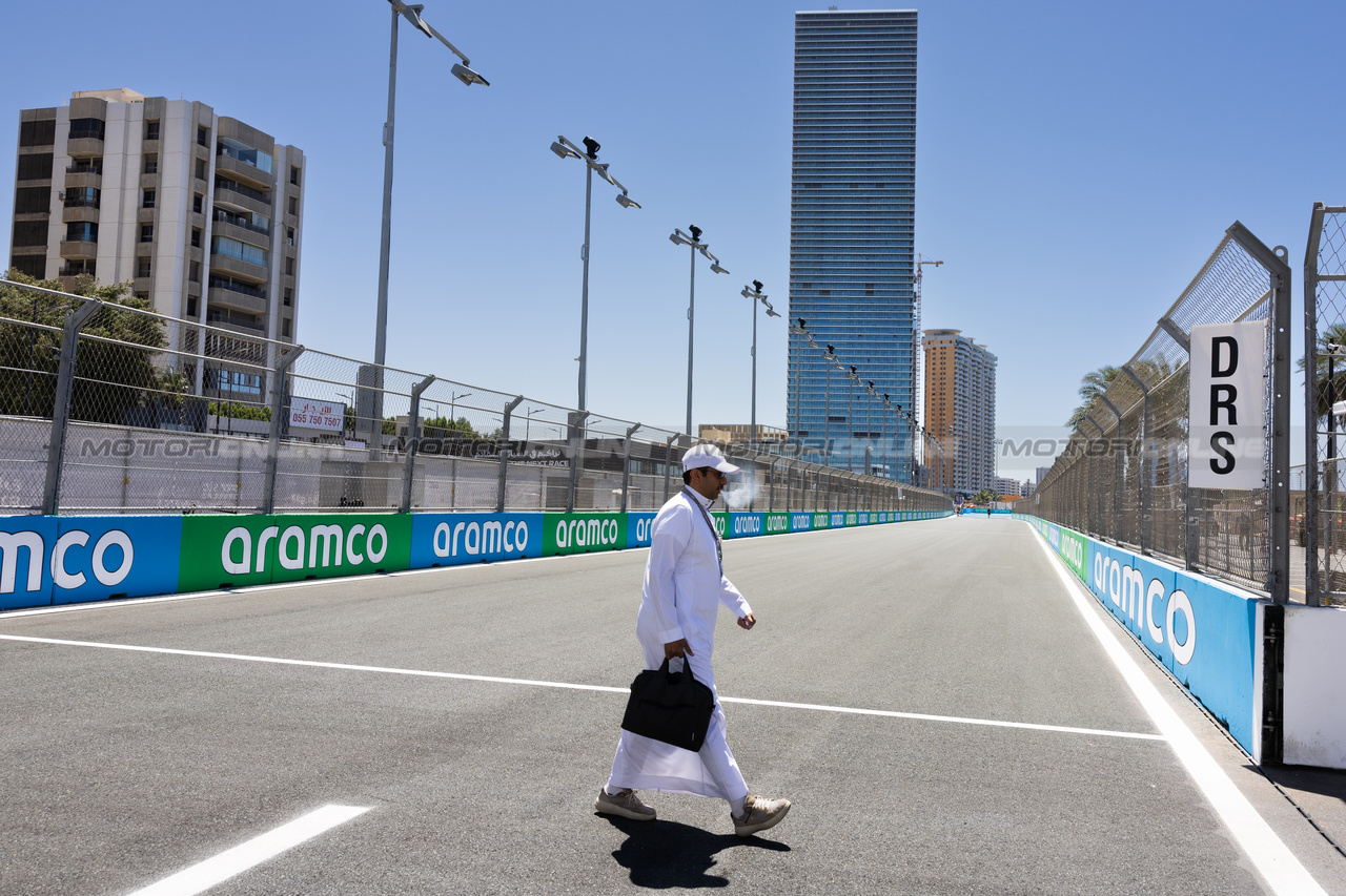 GP ARABIA SAUDITA, Circuit Atmosfera.

16.03.2023. Formula 1 World Championship, Rd 2, Saudi Arabian Grand Prix, Jeddah, Saudi Arabia, Preparation Day.

- www.xpbimages.com, EMail: requests@xpbimages.com ¬© Copyright: Rew / XPB Images