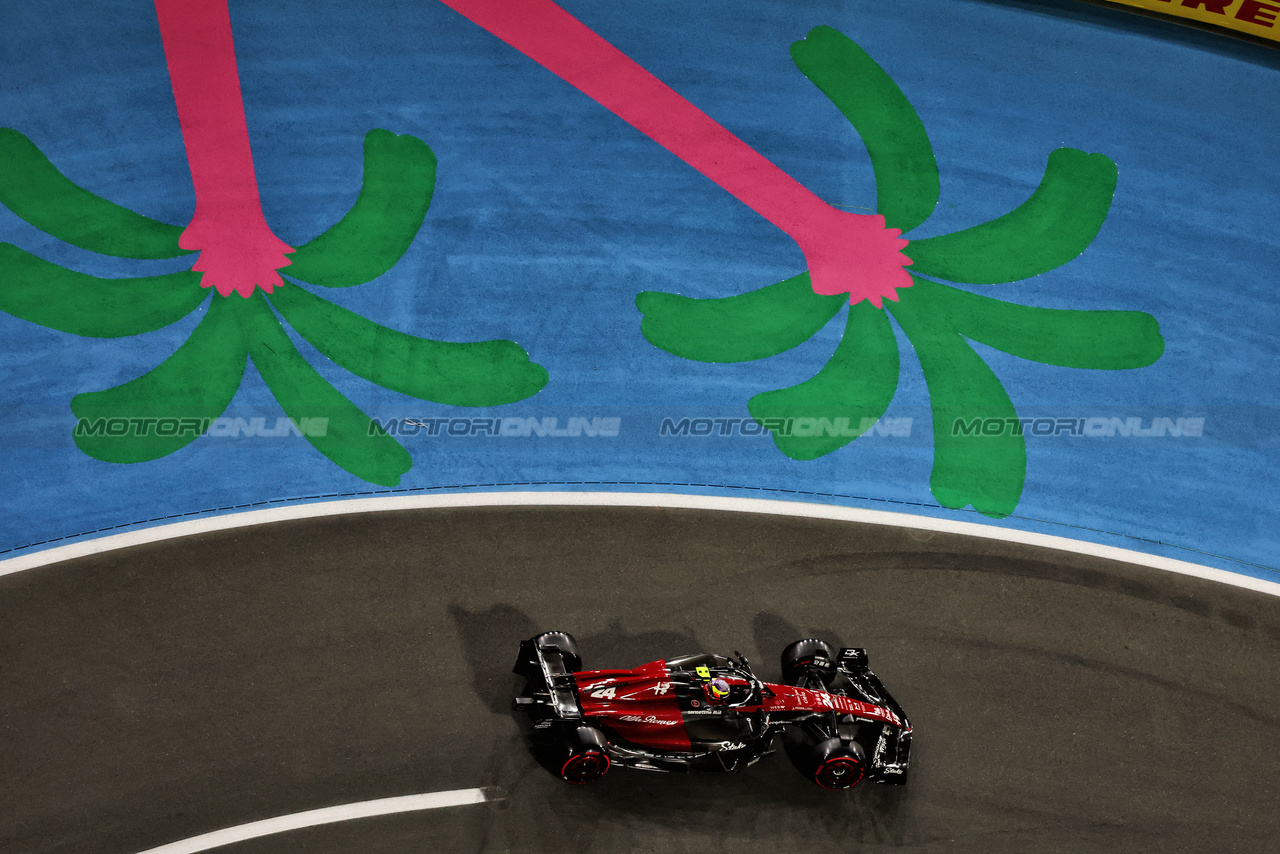 GP ARABIA SAUDITA, Zhou Guanyu (CHN) Alfa Romeo F1 Team C43.

18.03.2023. Formula 1 World Championship, Rd 2, Saudi Arabian Grand Prix, Jeddah, Saudi Arabia, Qualifiche Day.

- www.xpbimages.com, EMail: requests@xpbimages.com © Copyright: Moy / XPB Images