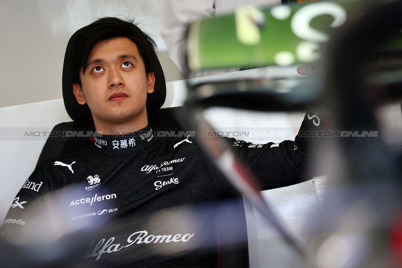 GP ARABIA SAUDITA, Zhou Guanyu (CHN) Alfa Romeo F1 Team.

18.03.2023. Formula 1 World Championship, Rd 2, Saudi Arabian Grand Prix, Jeddah, Saudi Arabia, Qualifiche Day.

- www.xpbimages.com, EMail: requests@xpbimages.com © Copyright: Batchelor / XPB Images