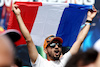 GP ARABIA SAUDITA, Circuit Atmosfera - fan with a french flag.
18.03.2023. Formula 1 World Championship, Rd 2, Saudi Arabian Grand Prix, Jeddah, Saudi Arabia, Qualifiche Day.
- www.xpbimages.com, EMail: requests@xpbimages.com © Copyright: Moy / XPB Images