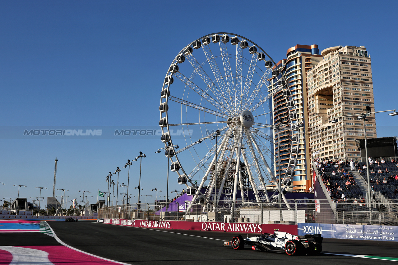 GP ARABIA SAUDITA, Yuki Tsunoda (JPN) AlphaTauri AT04.

17.03.2023. Formula 1 World Championship, Rd 2, Saudi Arabian Grand Prix, Jeddah, Saudi Arabia, Practice Day.

- www.xpbimages.com, EMail: requests@xpbimages.com © Copyright: Moy / XPB Images