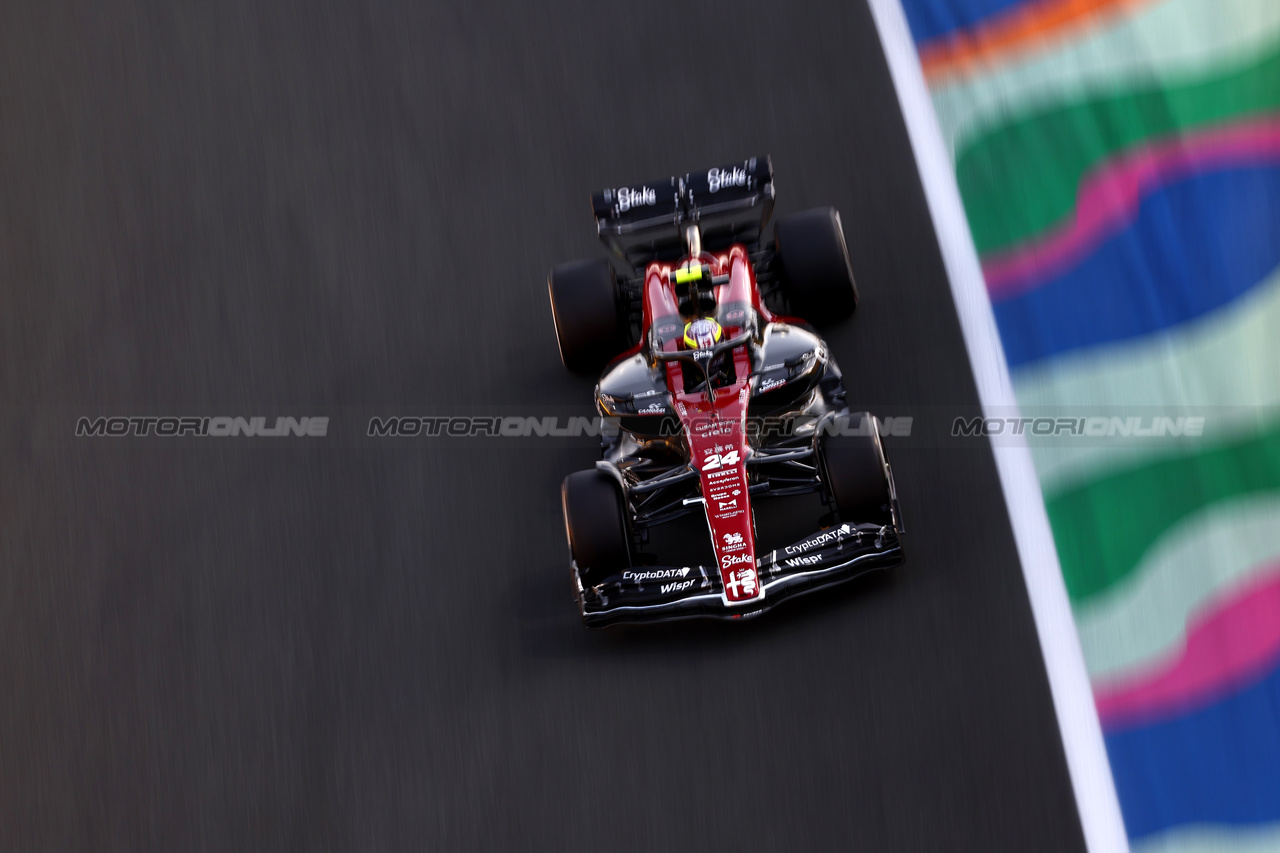 GP ARABIA SAUDITA, Zhou Guanyu (CHN) Alfa Romeo F1 Team C43.

17.03.2023. Formula 1 World Championship, Rd 2, Saudi Arabian Grand Prix, Jeddah, Saudi Arabia, Practice Day.

 - www.xpbimages.com, EMail: requests@xpbimages.com © Copyright: Coates / XPB Images