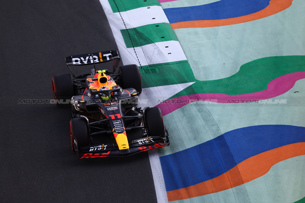 GP ARABIA SAUDITA, Sergio Perez (MEX) Red Bull Racing RB19.

17.03.2023. Formula 1 World Championship, Rd 2, Saudi Arabian Grand Prix, Jeddah, Saudi Arabia, Practice Day.

 - www.xpbimages.com, EMail: requests@xpbimages.com © Copyright: Coates / XPB Images