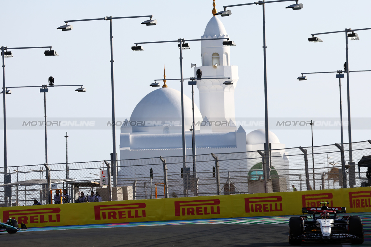 GP ARABIA SAUDITA, Yuki Tsunoda (JPN) AlphaTauri AT04.

17.03.2023. Formula 1 World Championship, Rd 2, Saudi Arabian Grand Prix, Jeddah, Saudi Arabia, Practice Day.

- www.xpbimages.com, EMail: requests@xpbimages.com © Copyright: Batchelor / XPB Images