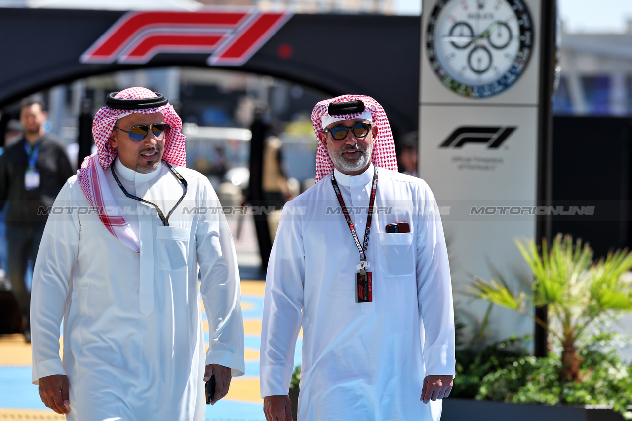 GP ARABIA SAUDITA, (L to R): Sheikh Salman bin Isa Al-Khalifa (BRN) Chief Executive of Bahrain International Circuit with Prince Khalid Bin Sultan Al Faisal (KSA) President of the Saudi Automobile e Motorcycle Federation.

17.03.2023. Formula 1 World Championship, Rd 2, Saudi Arabian Grand Prix, Jeddah, Saudi Arabia, Practice Day.

- www.xpbimages.com, EMail: requests@xpbimages.com © Copyright: Moy / XPB Images