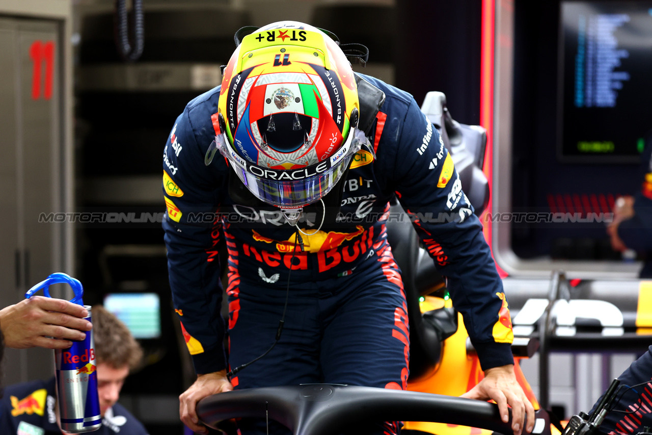 GP ARABIA SAUDITA, Sergio Perez (MEX) Red Bull Racing RB19.

17.03.2023. Formula 1 World Championship, Rd 2, Saudi Arabian Grand Prix, Jeddah, Saudi Arabia, Practice Day.

- www.xpbimages.com, EMail: requests@xpbimages.com © Copyright: Batchelor / XPB Images