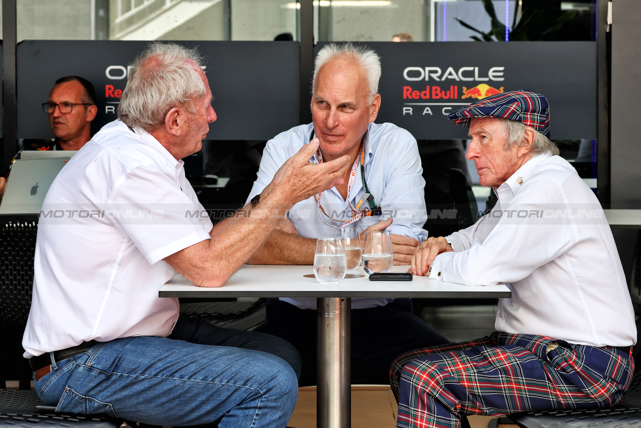 GP ARABIA SAUDITA, Dr Helmut Marko (AUT) Red Bull Motorsport Consultant (Left) e Jackie Stewart (GBR) (Right).

17.03.2023. Formula 1 World Championship, Rd 2, Saudi Arabian Grand Prix, Jeddah, Saudi Arabia, Practice Day.

- www.xpbimages.com, EMail: requests@xpbimages.com © Copyright: Moy / XPB Images