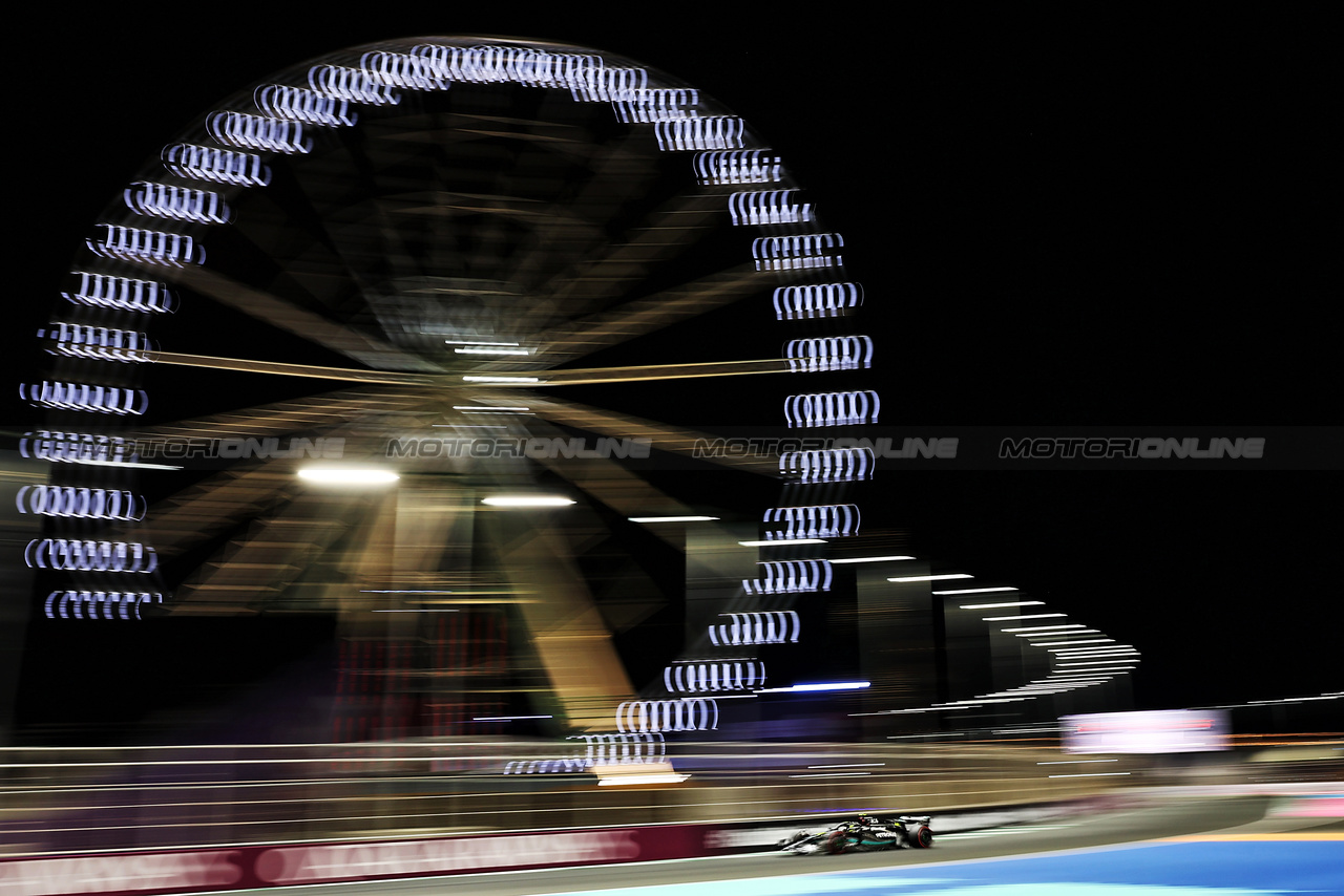 GP ARABIA SAUDITA, Lewis Hamilton (GBR) Mercedes AMG F1 W14.

17.03.2023. Formula 1 World Championship, Rd 2, Saudi Arabian Grand Prix, Jeddah, Saudi Arabia, Practice Day.

- www.xpbimages.com, EMail: requests@xpbimages.com © Copyright: Moy / XPB Images