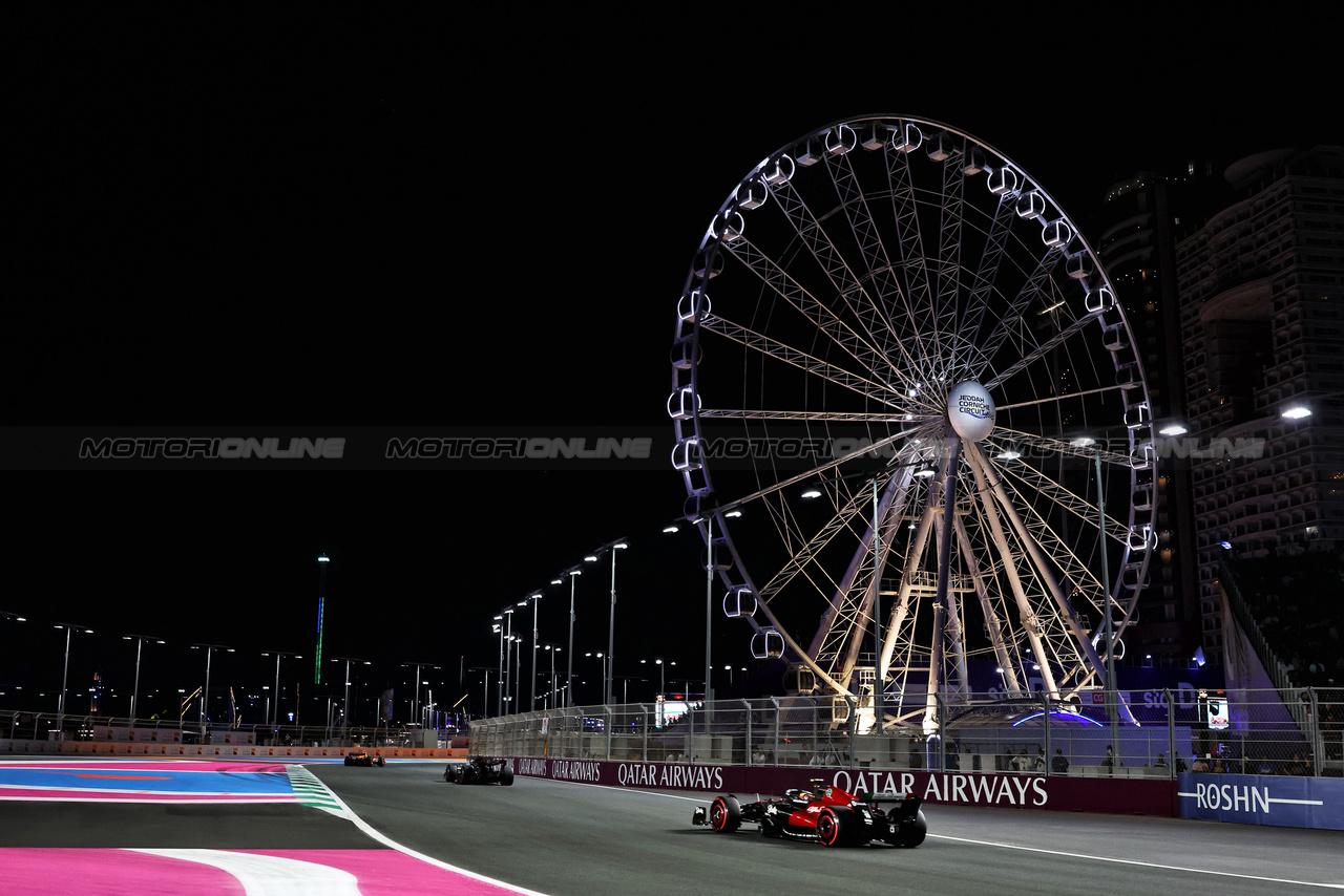 GP ARABIA SAUDITA, Zhou Guanyu (CHN) Alfa Romeo F1 Team C43.

17.03.2023. Formula 1 World Championship, Rd 2, Saudi Arabian Grand Prix, Jeddah, Saudi Arabia, Practice Day.

- www.xpbimages.com, EMail: requests@xpbimages.com © Copyright: Moy / XPB Images