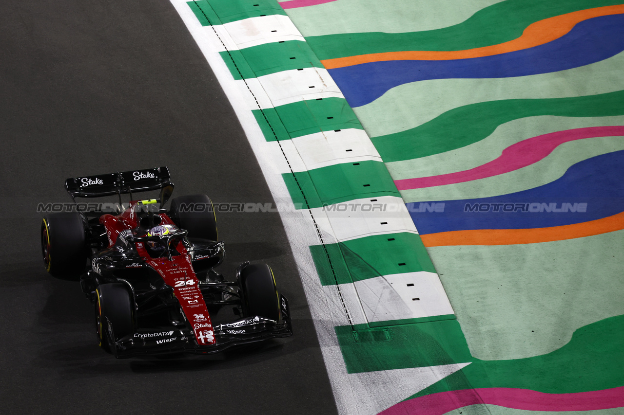 GP ARABIA SAUDITA, Zhou Guanyu (CHN) Alfa Romeo F1 Team C43.

17.03.2023. Formula 1 World Championship, Rd 2, Saudi Arabian Grand Prix, Jeddah, Saudi Arabia, Practice Day.

- www.xpbimages.com, EMail: requests@xpbimages.com © Copyright: Moy / XPB Images