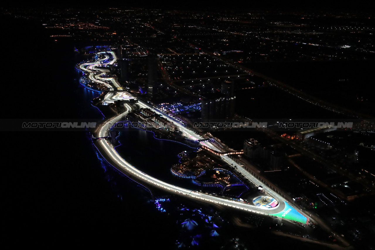 GP ARABIA SAUDITA, Circuit Atmosfera - Aerial view of the circuit.

17.03.2023. Formula 1 World Championship, Rd 2, Saudi Arabian Grand Prix, Jeddah, Saudi Arabia, Practice Day.

- www.xpbimages.com, EMail: requests@xpbimages.com © Copyright: XPB Images