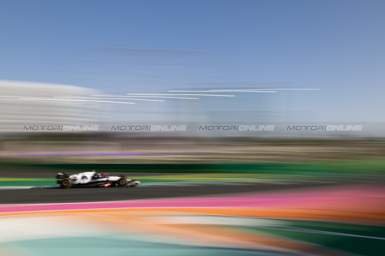 GP ARABIA SAUDITA, Yuki Tsunoda (JPN) AlphaTauri AT04.

17.03.2023. Formula 1 World Championship, Rd 2, Saudi Arabian Grand Prix, Jeddah, Saudi Arabia, Practice Day.

- www.xpbimages.com, EMail: requests@xpbimages.com © Copyright: Rew / XPB Images