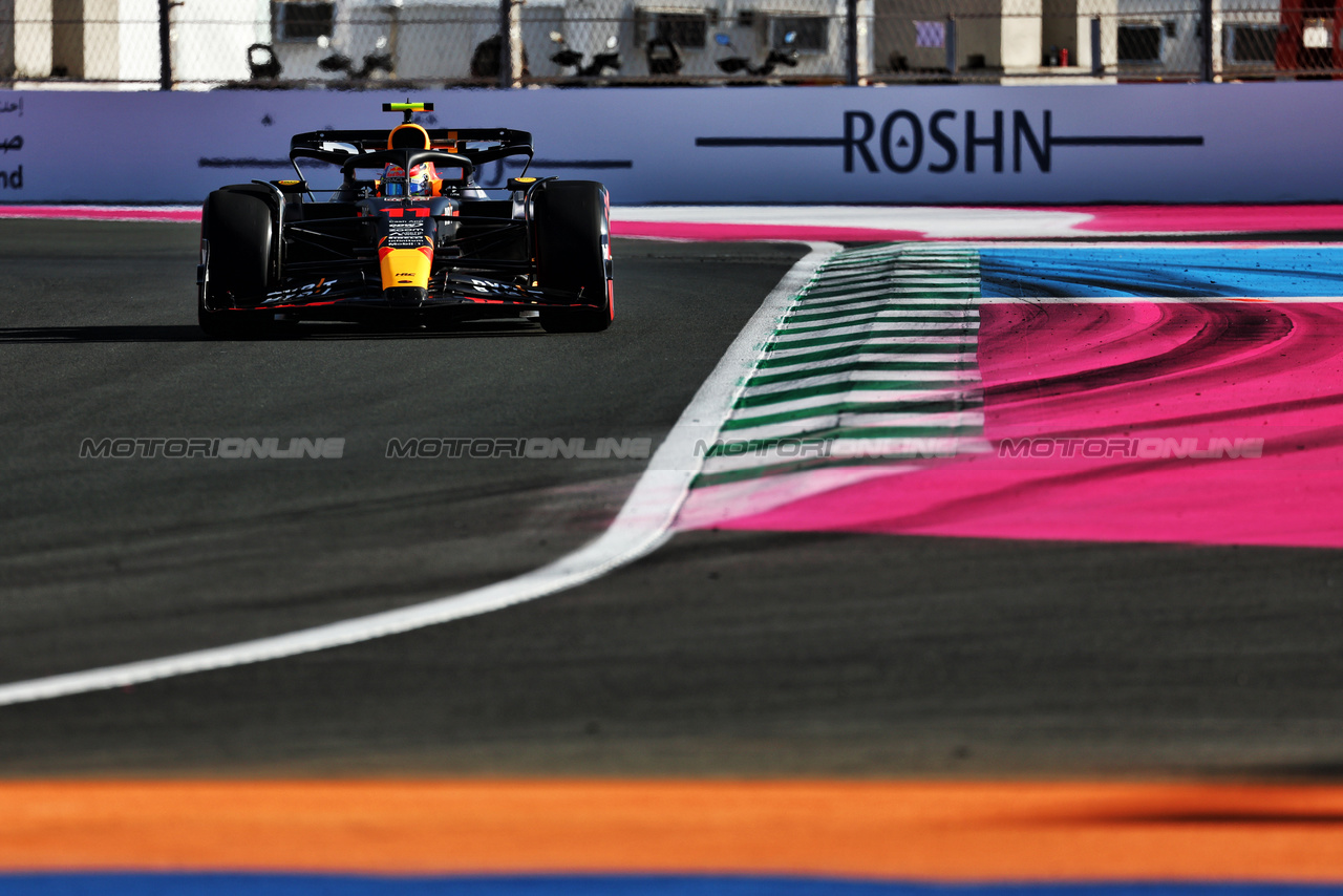 GP ARABIA SAUDITA, Sergio Perez (MEX) Red Bull Racing RB19.

17.03.2023. Formula 1 World Championship, Rd 2, Saudi Arabian Grand Prix, Jeddah, Saudi Arabia, Practice Day.

- www.xpbimages.com, EMail: requests@xpbimages.com © Copyright: Moy / XPB Images