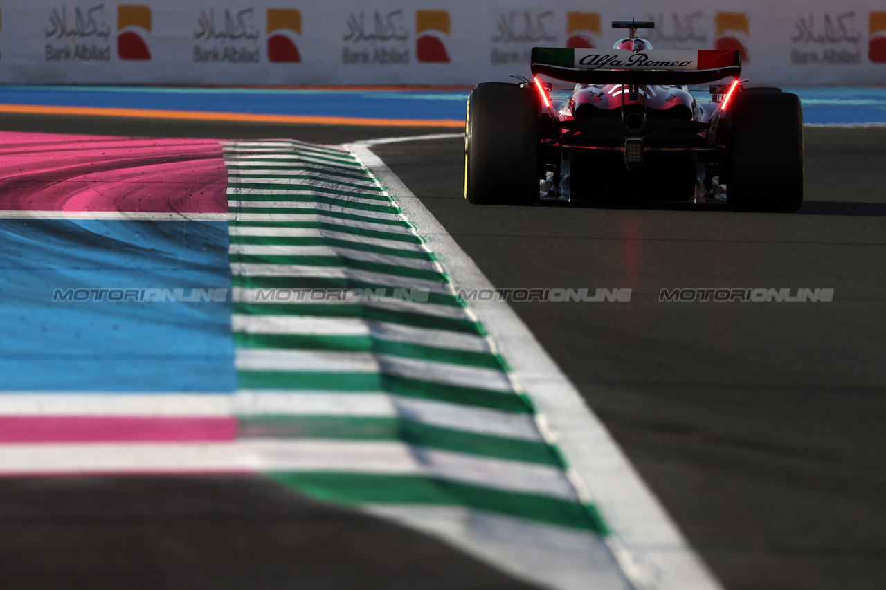 GP ARABIA SAUDITA, Valtteri Bottas (FIN) Alfa Romeo F1 Team C43.

17.03.2023. Formula 1 World Championship, Rd 2, Saudi Arabian Grand Prix, Jeddah, Saudi Arabia, Practice Day.

- www.xpbimages.com, EMail: requests@xpbimages.com © Copyright: Moy / XPB Images