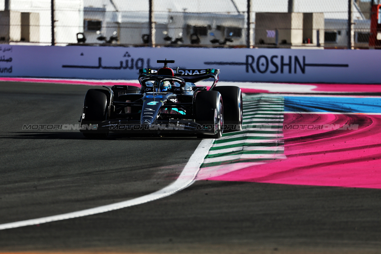 GP ARABIA SAUDITA, George Russell (GBR) Mercedes AMG F1 W14.

17.03.2023. Formula 1 World Championship, Rd 2, Saudi Arabian Grand Prix, Jeddah, Saudi Arabia, Practice Day.

- www.xpbimages.com, EMail: requests@xpbimages.com © Copyright: Moy / XPB Images