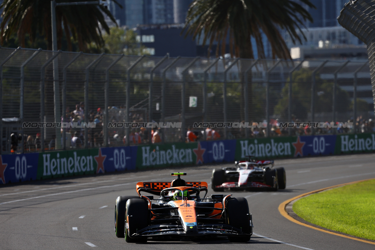 GP AUSTRALIA, Lando Norris (GBR) McLaren MCL60.

02.04.2023. Formula 1 World Championship, Rd 3, Australian Grand Prix, Albert Park, Melbourne, Australia, Gara Day.

- www.xpbimages.com, EMail: requests@xpbimages.com ¬© Copyright: Batchelor / XPB Images