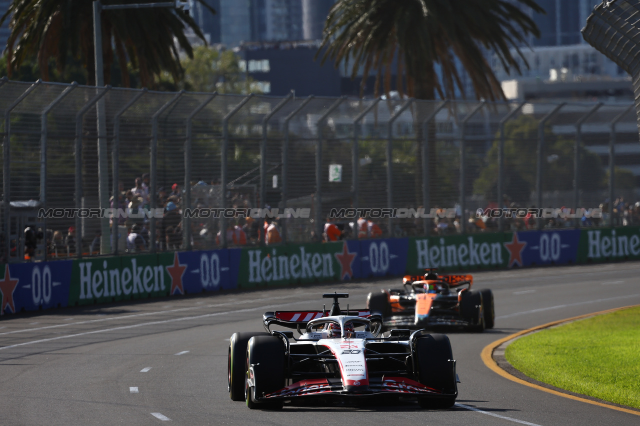GP AUSTRALIA, Kevin Magnussen (DEN) Haas VF-23.

02.04.2023. Formula 1 World Championship, Rd 3, Australian Grand Prix, Albert Park, Melbourne, Australia, Gara Day.

- www.xpbimages.com, EMail: requests@xpbimages.com ¬© Copyright: Batchelor / XPB Images