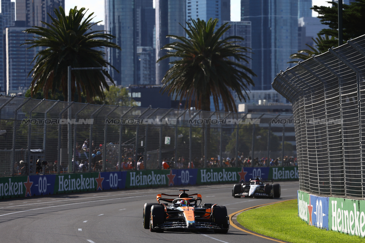 GP AUSTRALIA, Oscar Piastri (AUS) McLaren MCL60.

02.04.2023. Formula 1 World Championship, Rd 3, Australian Grand Prix, Albert Park, Melbourne, Australia, Gara Day.

- www.xpbimages.com, EMail: requests@xpbimages.com ¬© Copyright: Batchelor / XPB Images