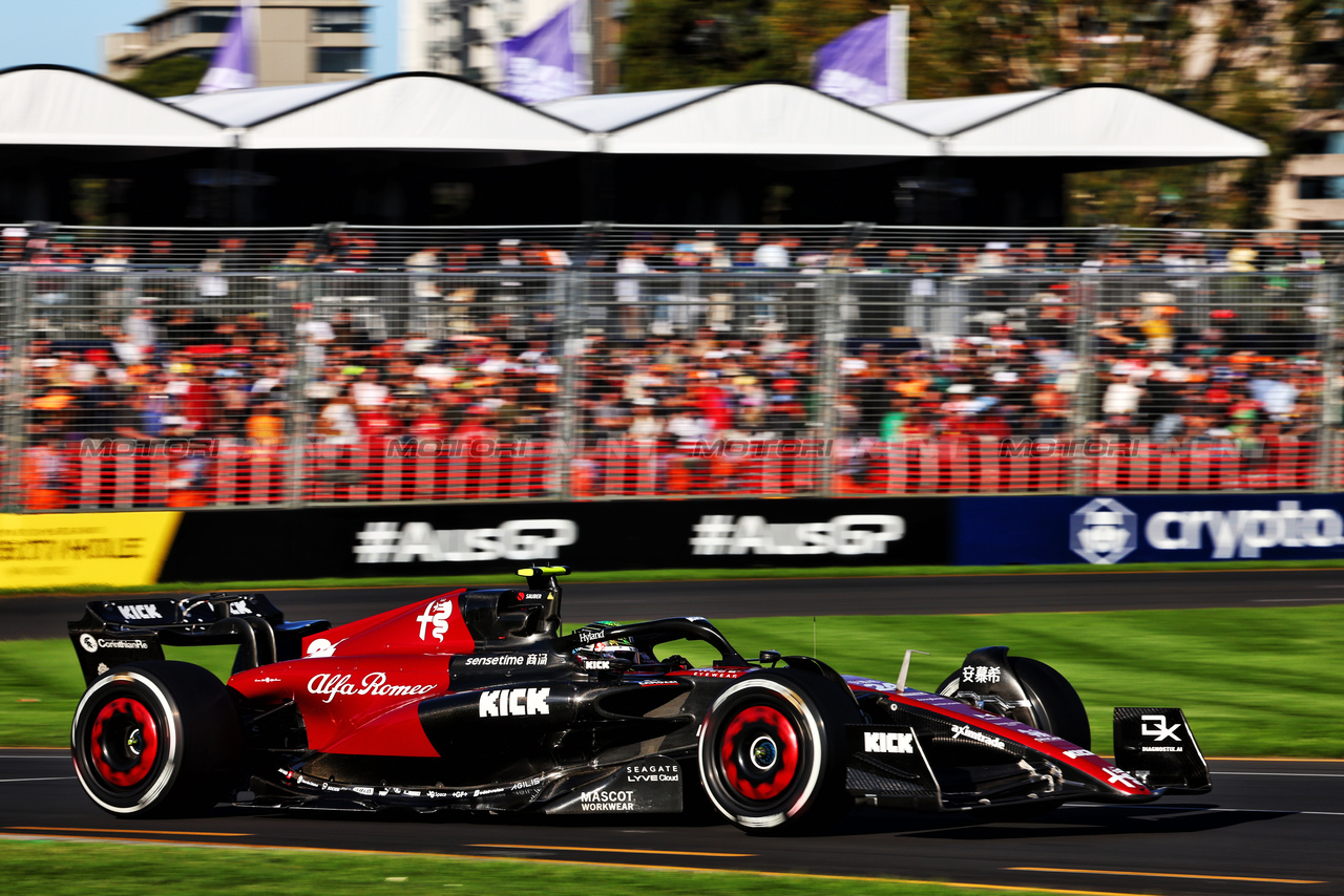 GP AUSTRALIA, Zhou Guanyu (CHN) Alfa Romeo F1 Team C43.

02.04.2023. Formula 1 World Championship, Rd 3, Australian Grand Prix, Albert Park, Melbourne, Australia, Gara Day.

- www.xpbimages.com, EMail: requests@xpbimages.com ¬© Copyright: Batchelor / XPB Images