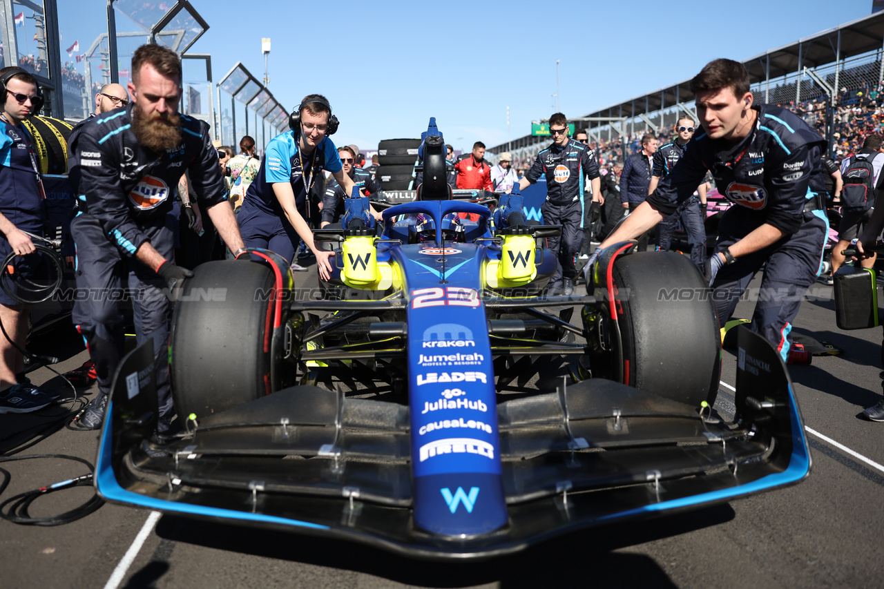 GP AUSTRALIA, Logan Sargeant (USA) Williams Racing FW45 on the grid.

02.04.2023. Formula 1 World Championship, Rd 3, Australian Grand Prix, Albert Park, Melbourne, Australia, Gara Day.

- www.xpbimages.com, EMail: requests@xpbimages.com ¬© Copyright: Bearne / XPB Images