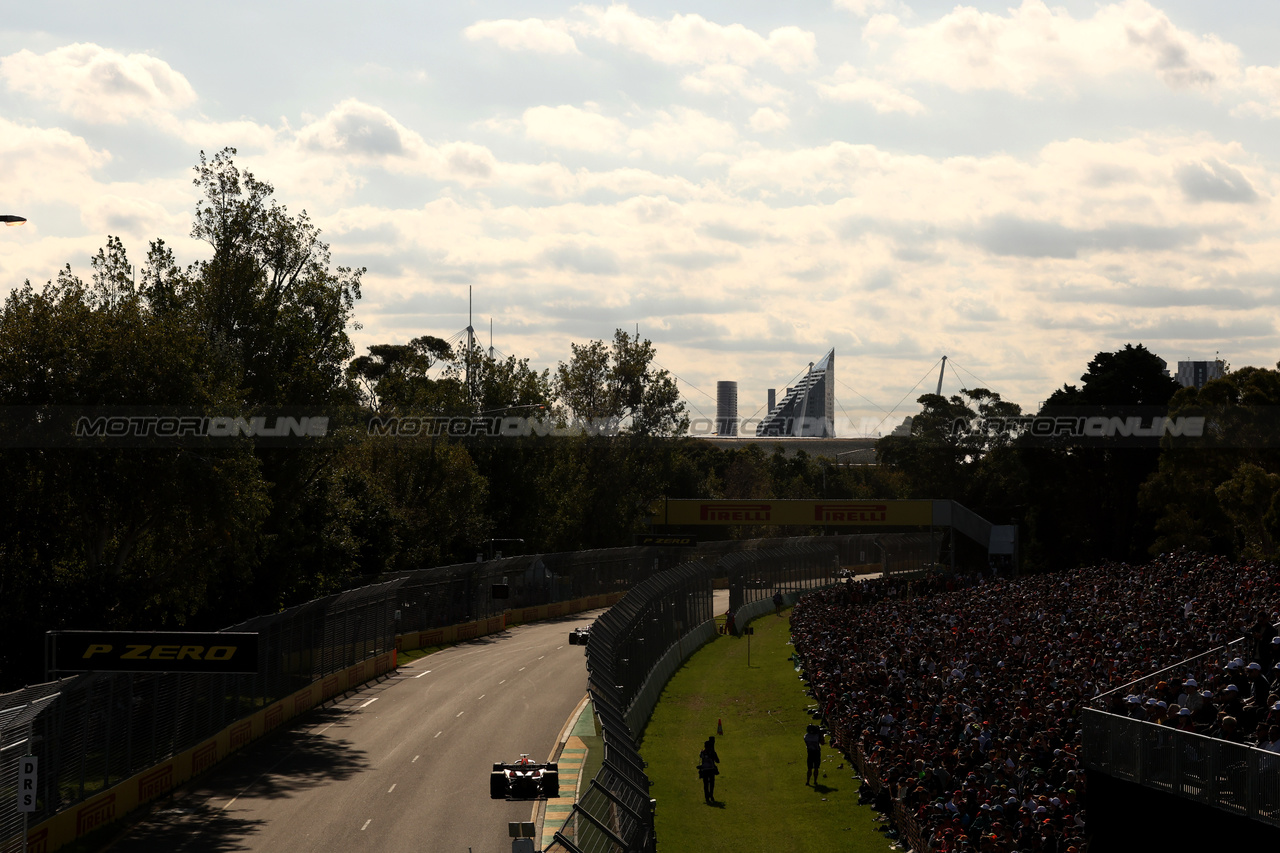 GP AUSTRALIA, Sergio Perez (MEX) Red Bull Racing RB19.

02.04.2023. Formula 1 World Championship, Rd 3, Australian Grand Prix, Albert Park, Melbourne, Australia, Gara Day.

- www.xpbimages.com, EMail: requests@xpbimages.com ¬© Copyright: Bearne / XPB Images