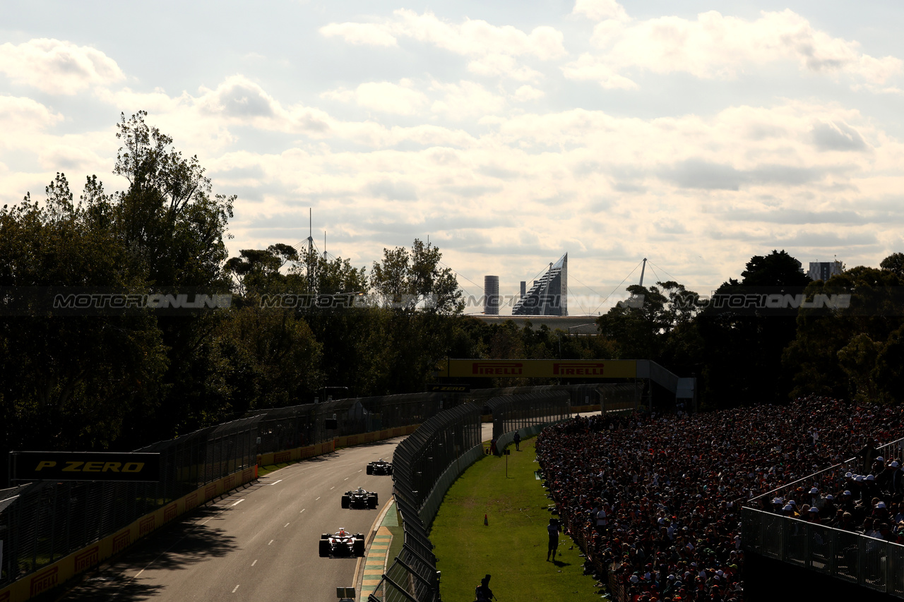 GP AUSTRALIA, Max Verstappen (NLD) Red Bull Racing RB19.

02.04.2023. Formula 1 World Championship, Rd 3, Australian Grand Prix, Albert Park, Melbourne, Australia, Gara Day.

- www.xpbimages.com, EMail: requests@xpbimages.com ¬© Copyright: Bearne / XPB Images