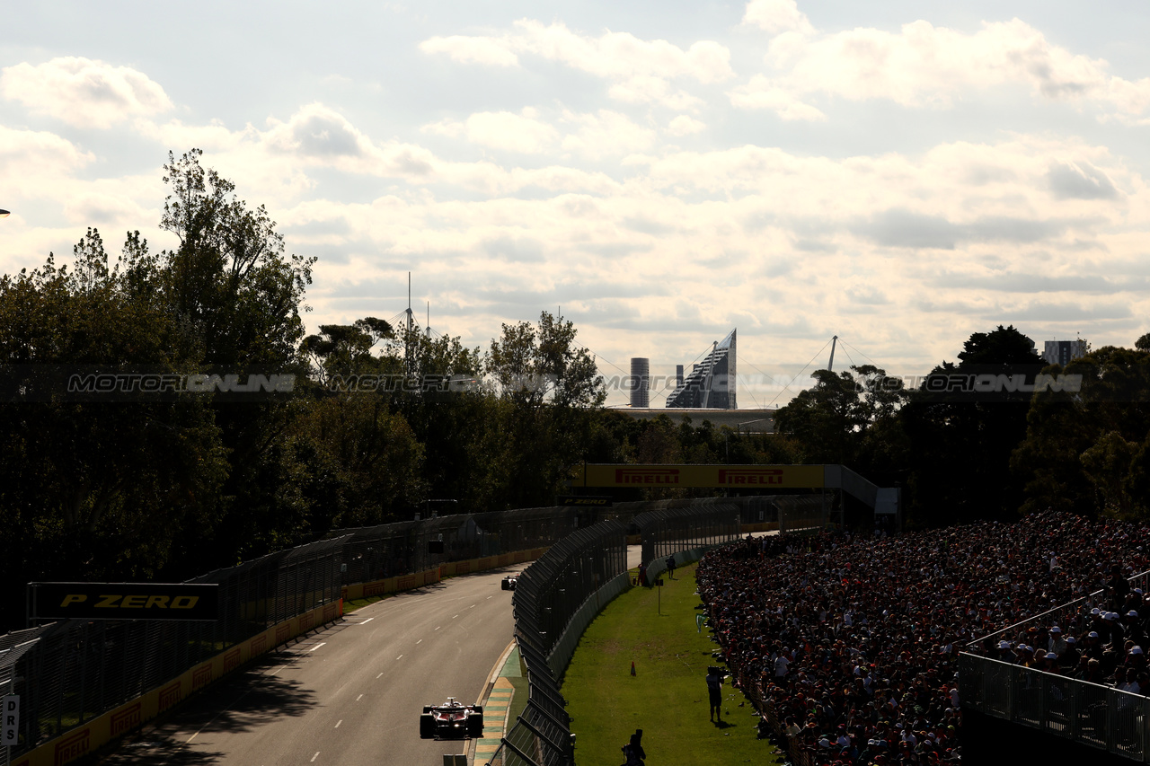 GP AUSTRALIA, Carlos Sainz Jr (ESP) Ferrari SF-23.

02.04.2023. Formula 1 World Championship, Rd 3, Australian Grand Prix, Albert Park, Melbourne, Australia, Gara Day.

- www.xpbimages.com, EMail: requests@xpbimages.com ¬© Copyright: Bearne / XPB Images