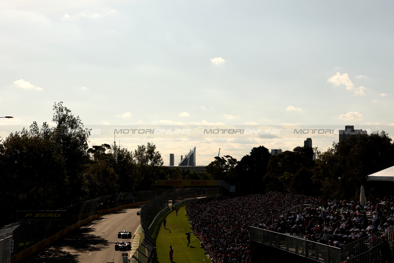 GP AUSTRALIA, Carlos Sainz Jr (ESP) Ferrari SF-23.

02.04.2023. Formula 1 World Championship, Rd 3, Australian Grand Prix, Albert Park, Melbourne, Australia, Gara Day.

- www.xpbimages.com, EMail: requests@xpbimages.com ¬© Copyright: Bearne / XPB Images