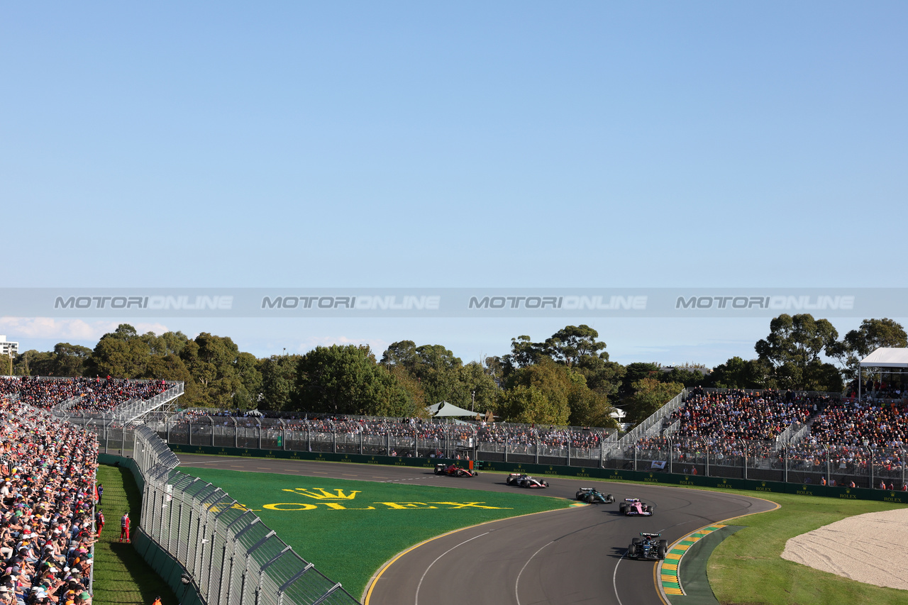 GP AUSTRALIA, George Russell (GBR) Mercedes AMG F1 W14.

02.04.2023. Formula 1 World Championship, Rd 3, Australian Grand Prix, Albert Park, Melbourne, Australia, Gara Day.

- www.xpbimages.com, EMail: requests@xpbimages.com ¬© Copyright: Bearne / XPB Images