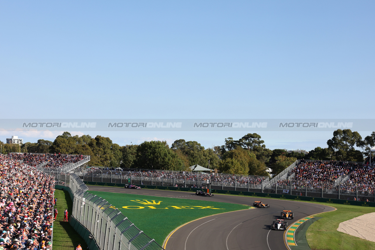 GP AUSTRALIA, Yuki Tsunoda (JPN) AlphaTauri AT04.

02.04.2023. Formula 1 World Championship, Rd 3, Australian Grand Prix, Albert Park, Melbourne, Australia, Gara Day.

- www.xpbimages.com, EMail: requests@xpbimages.com ¬© Copyright: Bearne / XPB Images