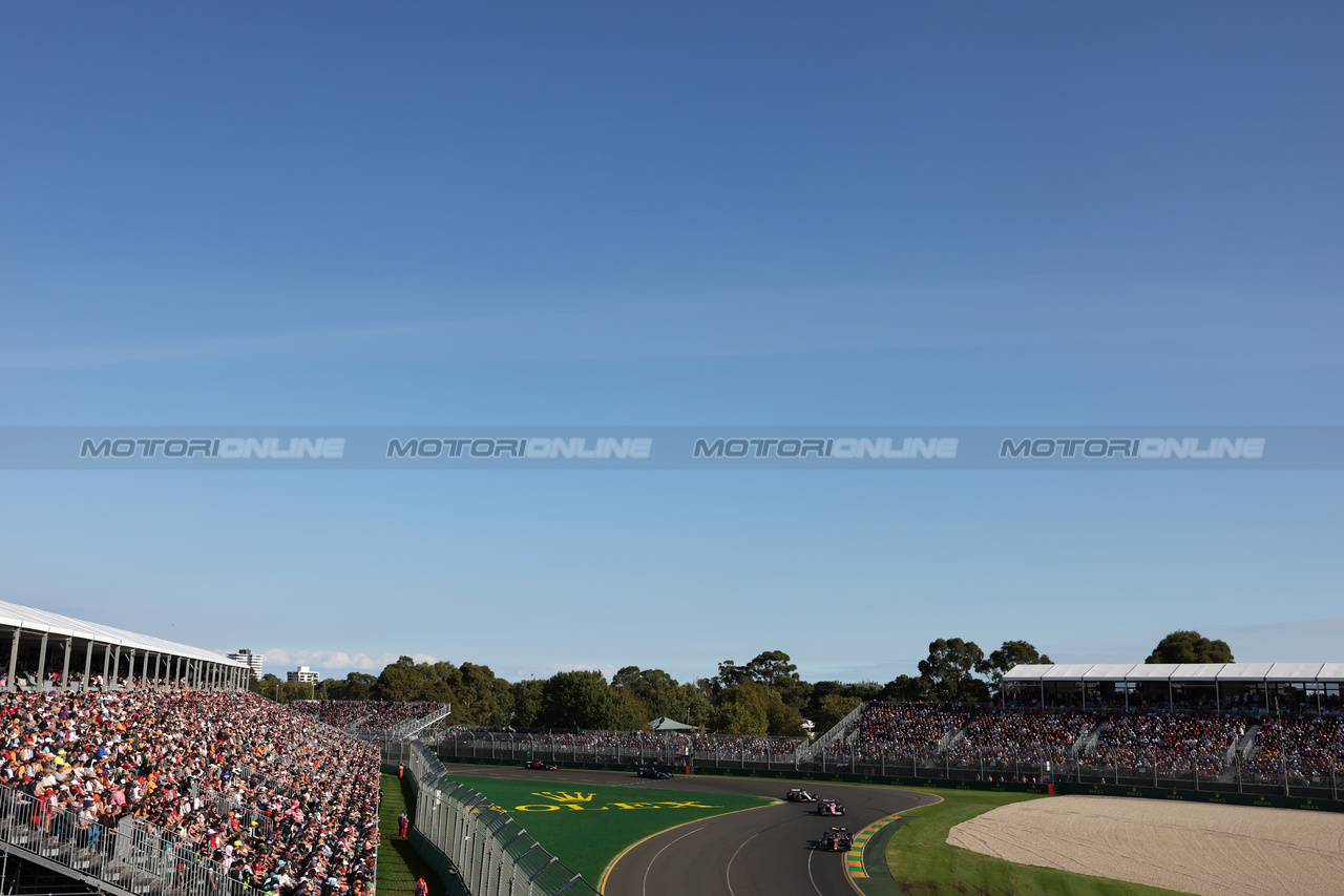 GP AUSTRALIA, Zhou Guanyu (CHN) Alfa Romeo F1 Team C43.

02.04.2023. Formula 1 World Championship, Rd 3, Australian Grand Prix, Albert Park, Melbourne, Australia, Gara Day.

- www.xpbimages.com, EMail: requests@xpbimages.com ¬© Copyright: Bearne / XPB Images