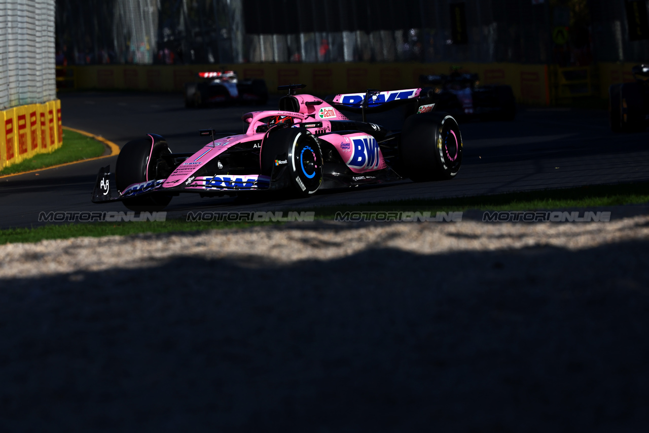 GP AUSTRALIA, Esteban Ocon (FRA) Alpine F1 Team A523.

02.04.2023. Formula 1 World Championship, Rd 3, Australian Grand Prix, Albert Park, Melbourne, Australia, Gara Day.

- www.xpbimages.com, EMail: requests@xpbimages.com ¬© Copyright: Charniaux / XPB Images