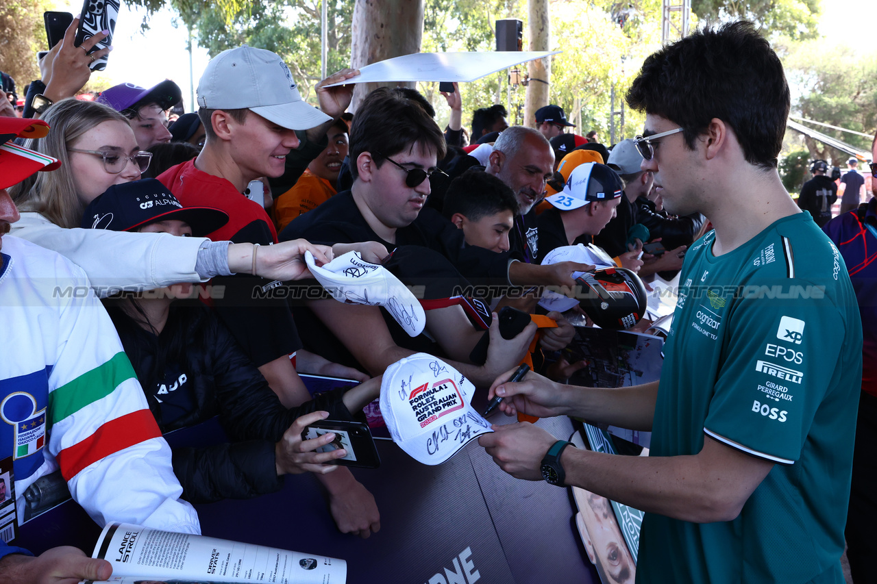 GP AUSTRALIA, Lance Stroll (CDN) Aston Martin F1 Team with fans.

02.04.2023. Formula 1 World Championship, Rd 3, Australian Grand Prix, Albert Park, Melbourne, Australia, Gara Day.

 - www.xpbimages.com, EMail: requests@xpbimages.com ¬© Copyright: Coates / XPB Images